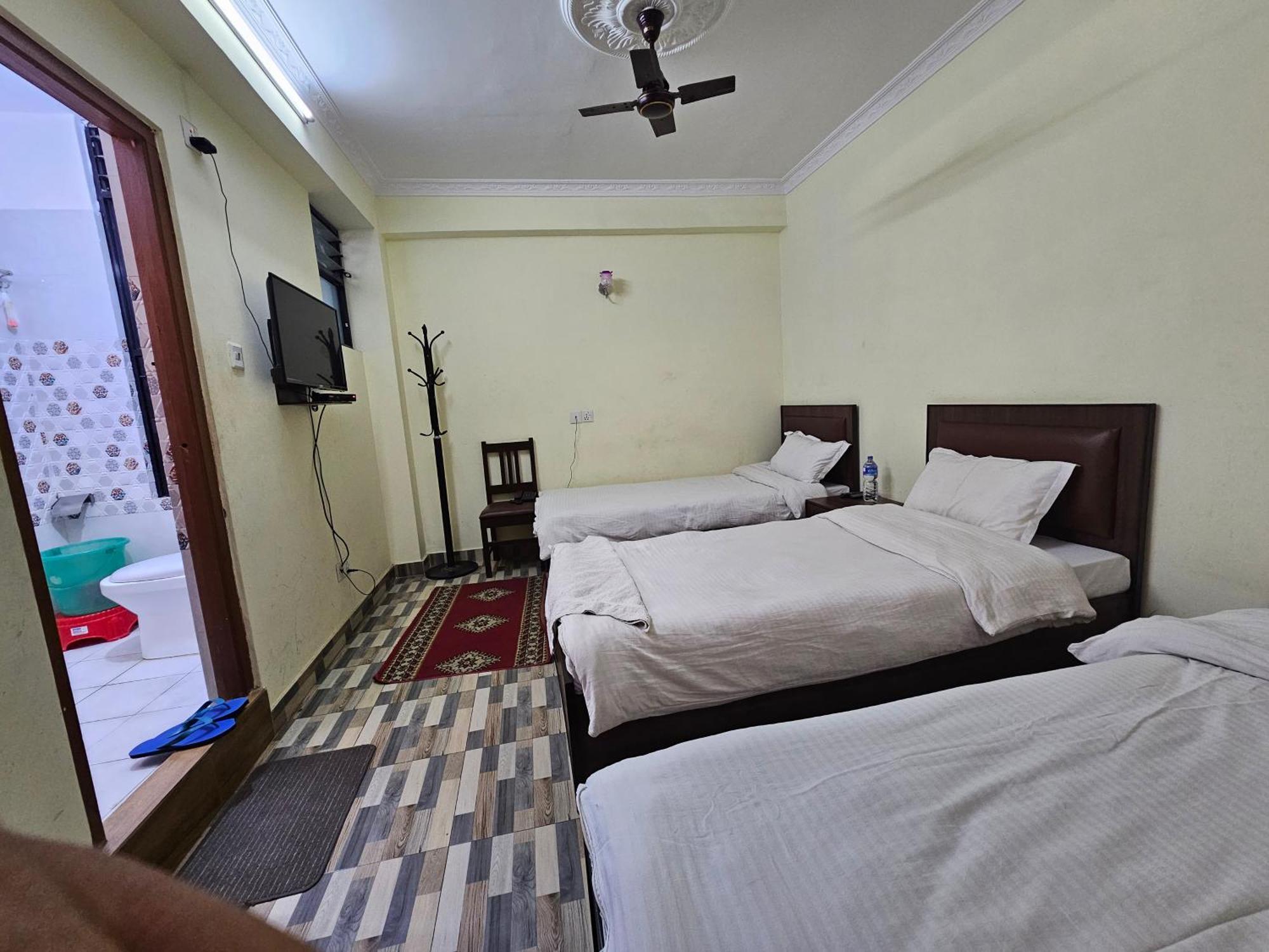 Pashupati View Hotel Katmandu Oda fotoğraf